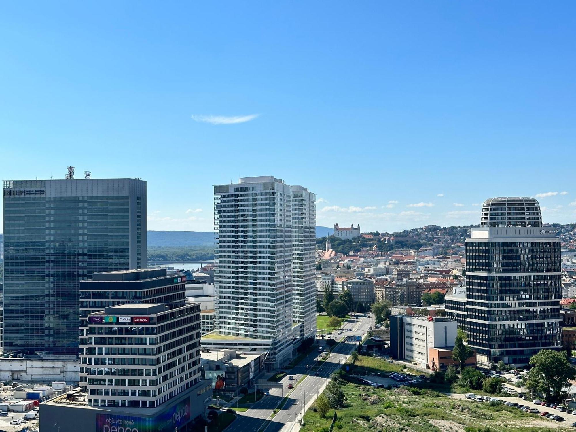 Vyhlad Na Mesto, 24. Poschodie, Free Parking Bratislava Exteriör bild