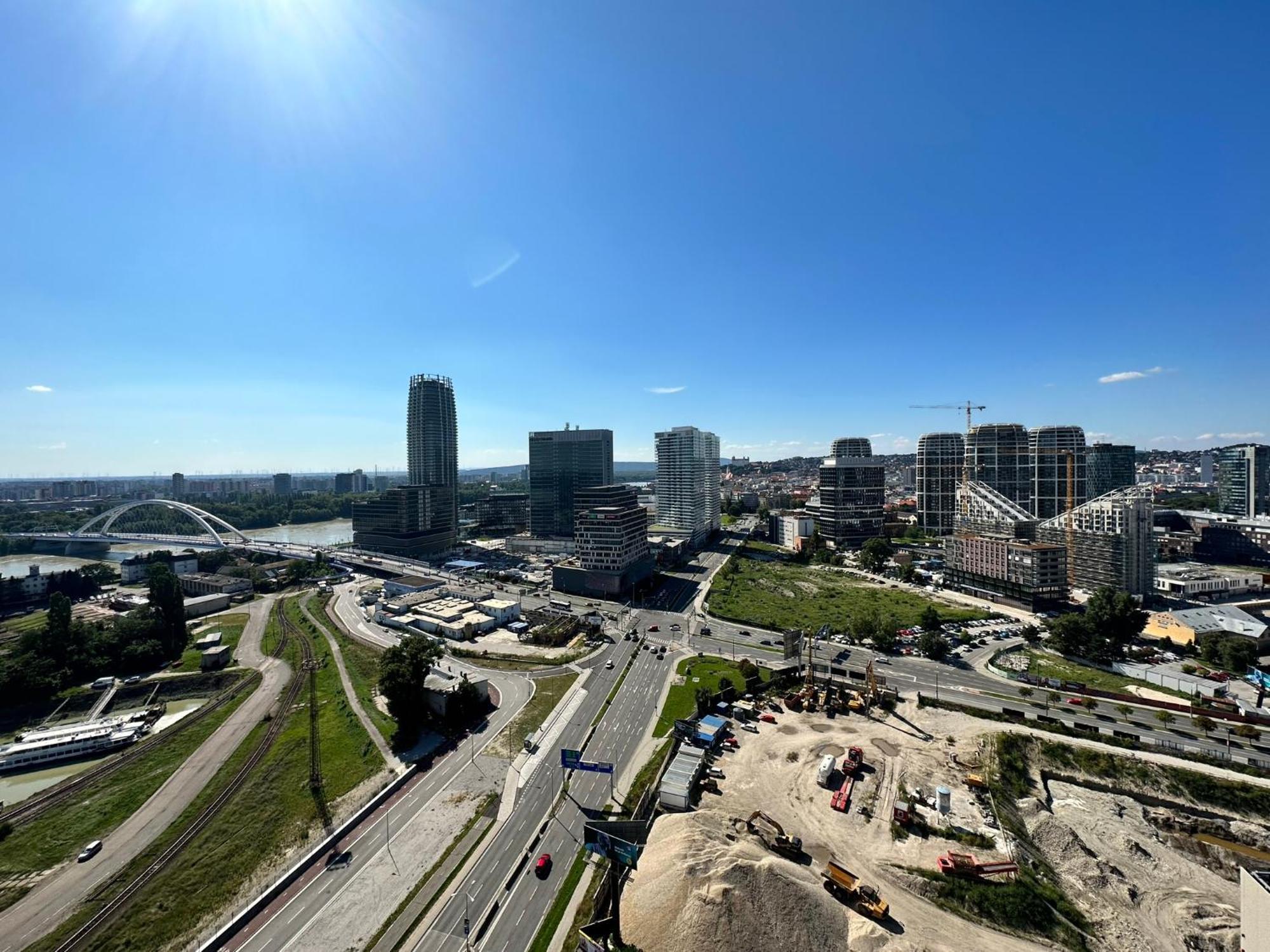 Vyhlad Na Mesto, 24. Poschodie, Free Parking Bratislava Exteriör bild
